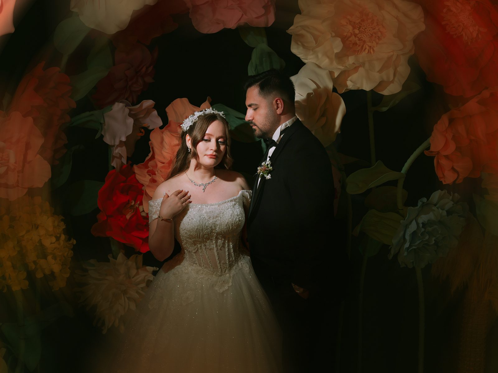 Çiçek Bahçesinde Gelin & Damat - Kuşadası F1 Foto & Video